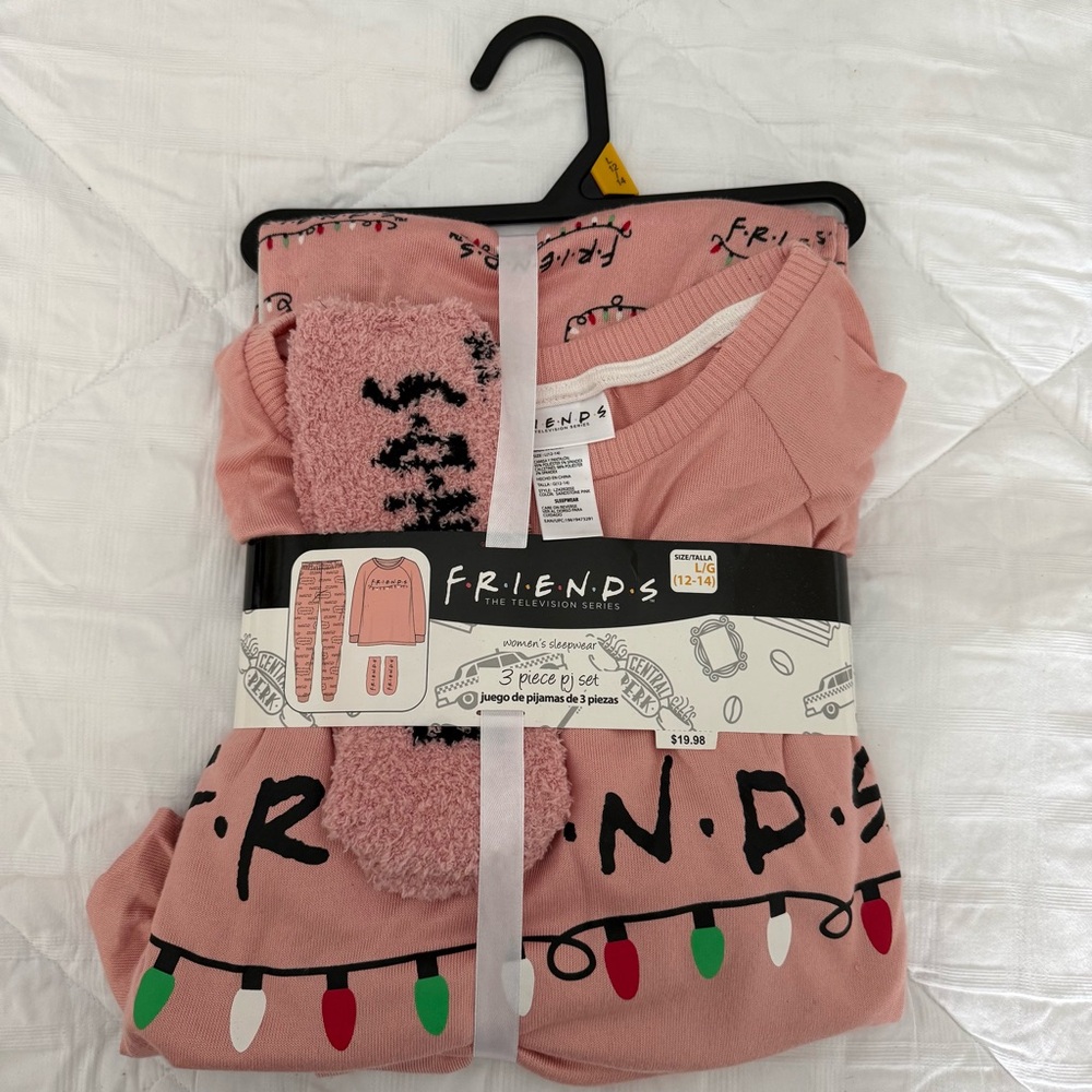 FRIENDS Holiday 3 Piece Pink Pajama Set. Size Large. NWT